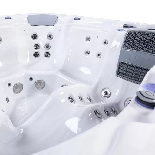 Wellis Lugano medence 